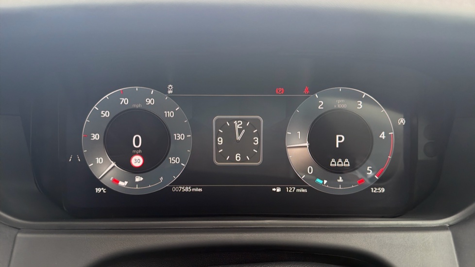 Land Rover Range Rover Velar 2.0 D200 MHEV Dynamic SE 5dr Auto Diesel Estate - Image 16