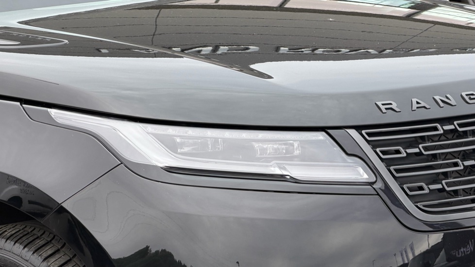 Land Rover Range Rover Velar 2.0 D200 MHEV Dynamic SE 5dr Auto Diesel Estate - Image 17
