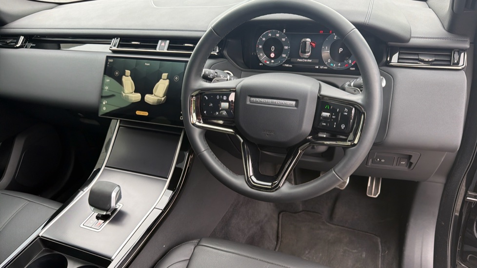 Land Rover Range Rover Velar 2.0 D200 MHEV Dynamic SE 5dr Auto Diesel Estate - Image 31