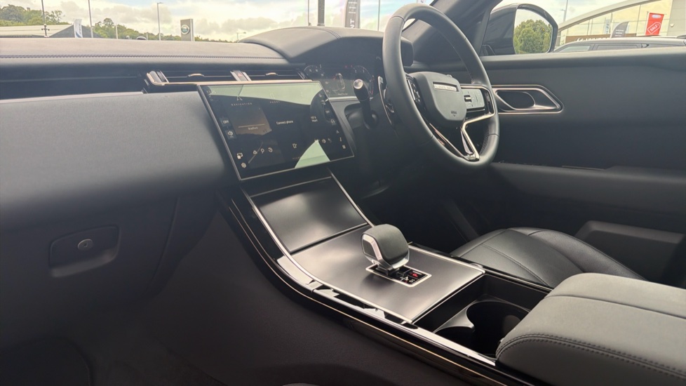 Land Rover Range Rover Velar 2.0 D200 MHEV Dynamic SE 5dr Auto Diesel Estate - Image 42