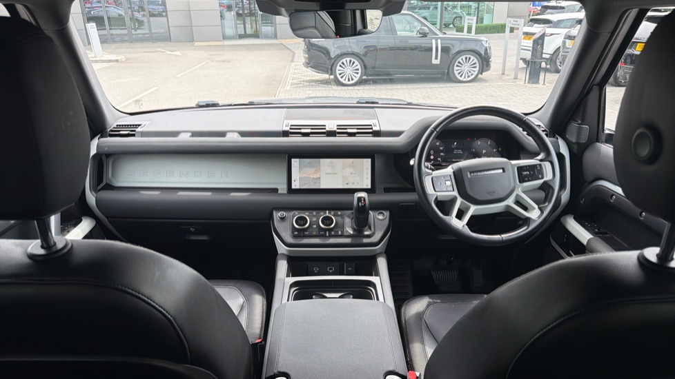 Land Rover Defender 3.0 D250 X-Dynamic SE 90 3dr Auto Diesel Estate - Image 9