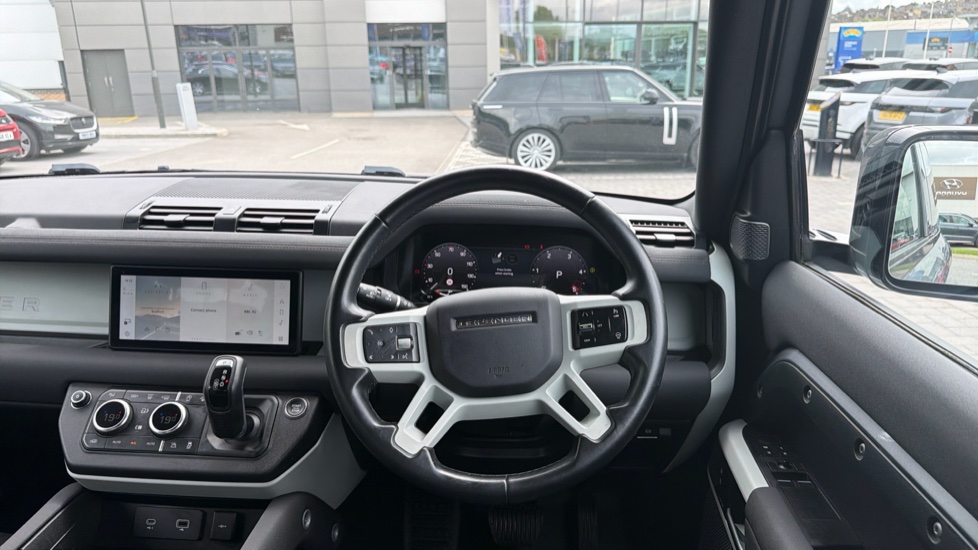 Land Rover Defender 3.0 D250 X-Dynamic SE 90 3dr Auto Diesel Estate - Image 15