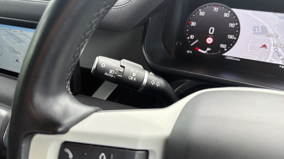 Land Rover Defender 3.0 D250 X-Dynamic SE 90 3dr Auto Diesel Estate - Image 22