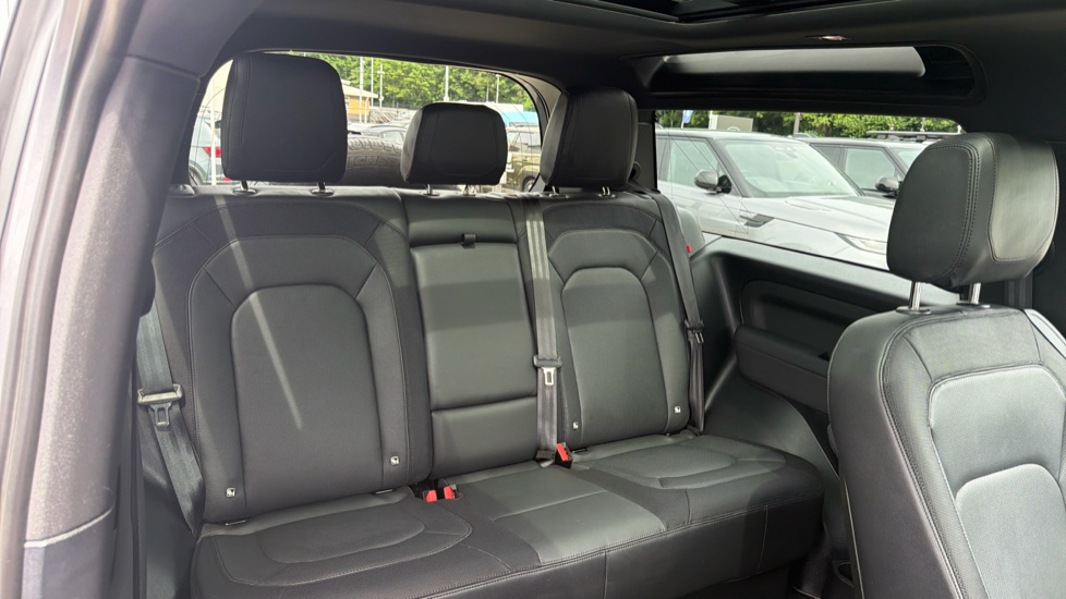 Land Rover Defender 3.0 D250 X-Dynamic SE 90 3dr Auto Diesel Estate - Image 44