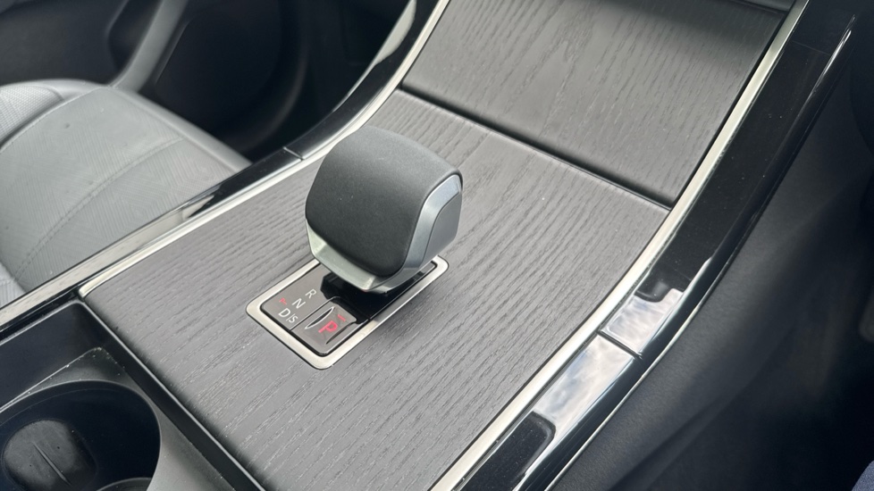 Land Rover Range Rover Velar 2.0 P400e Autobiography 5dr Auto [Revised] Estate - Image 13