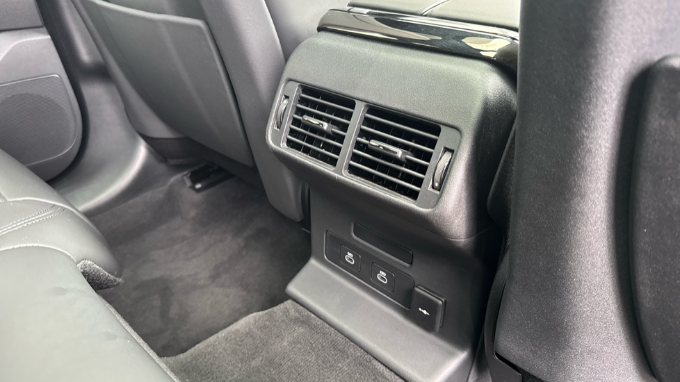 Land Rover Range Rover Velar 2.0 P400e Autobiography 5dr Auto [Revised] Estate - Image 18