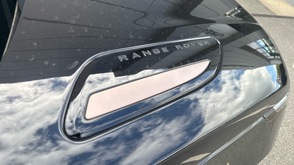 Land Rover Range Rover Velar 2.0 P400e Autobiography 5dr Auto [Revised] Estate - Image 25