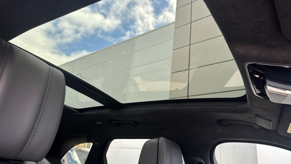Land Rover Range Rover Velar 2.0 P400e Autobiography 5dr Auto [Revised] Estate - Image 34