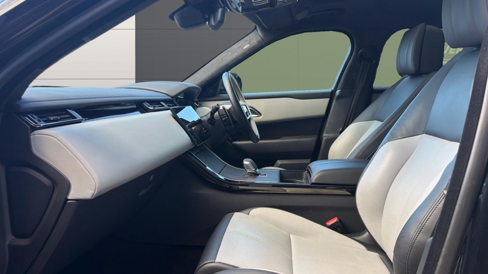 Land Rover Range Rover Velar 2.0 D200 MHEV Autobiography 5dr Auto [Revised] Diesel Estate - Image 3