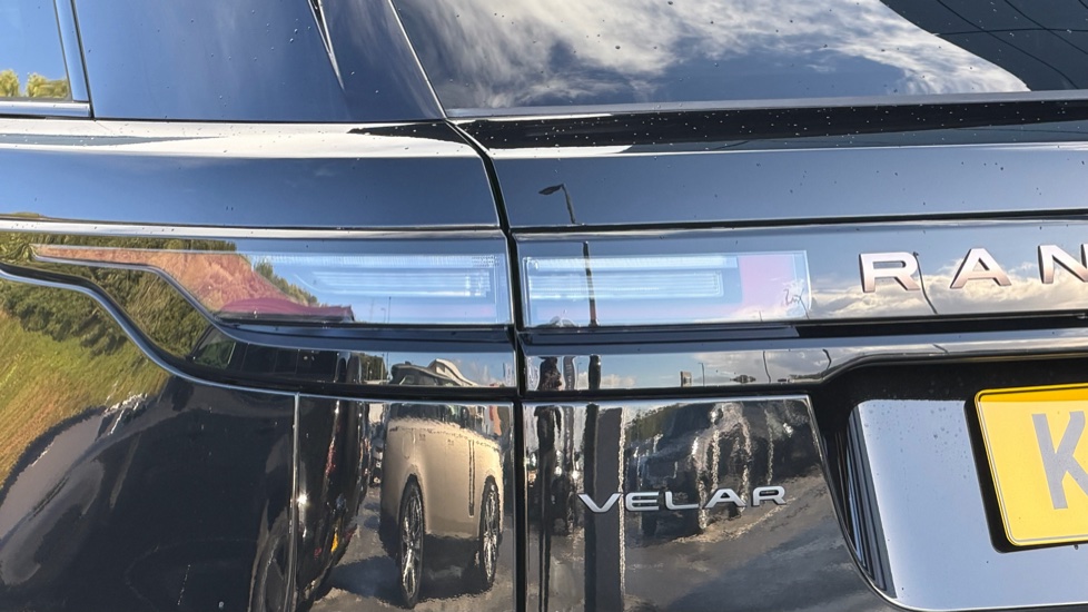 Land Rover Range Rover Velar 2.0 D200 MHEV Autobiography 5dr Auto [Revised] Diesel Estate - Image 19