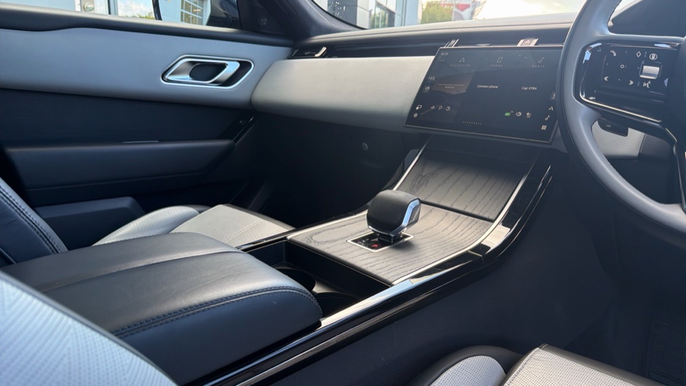 Land Rover Range Rover Velar 2.0 D200 MHEV Autobiography 5dr Auto [Revised] Diesel Estate - Image 23