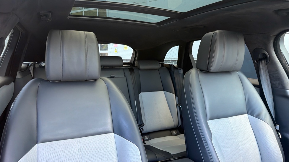 Land Rover Range Rover Velar 2.0 D200 MHEV Autobiography 5dr Auto [Revised] Diesel Estate - Image 24