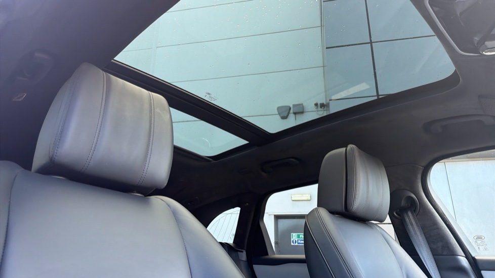 Land Rover Range Rover Velar 2.0 D200 MHEV Autobiography 5dr Auto [Revised] Diesel Estate - Image 25