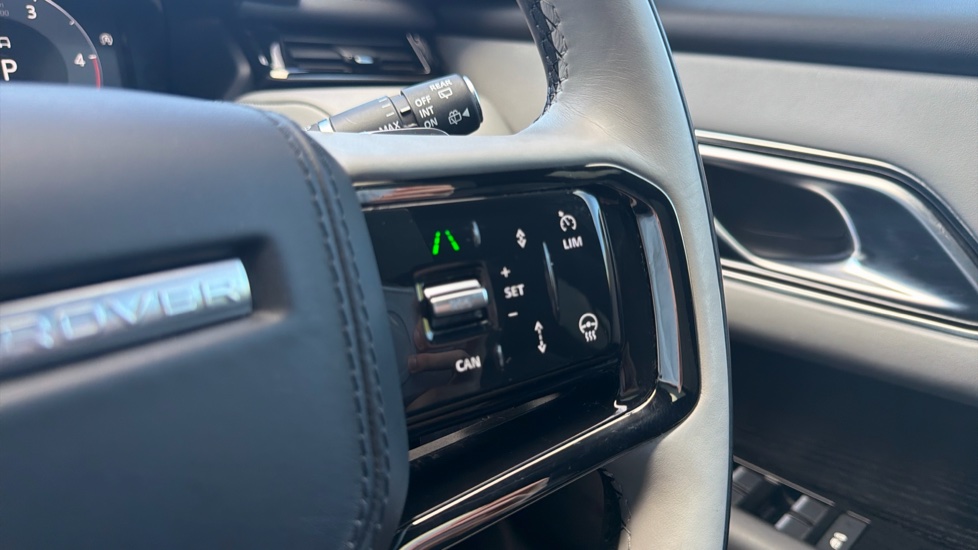 Land Rover Range Rover Velar 2.0 D200 MHEV Autobiography 5dr Auto [Revised] Diesel Estate - Image 31