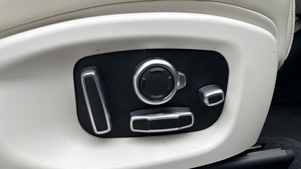 Jaguar I-Pace 294kW EV400 HSE 90kWh 5dr Auto [11kW Charger] Electric Estate - Image 24