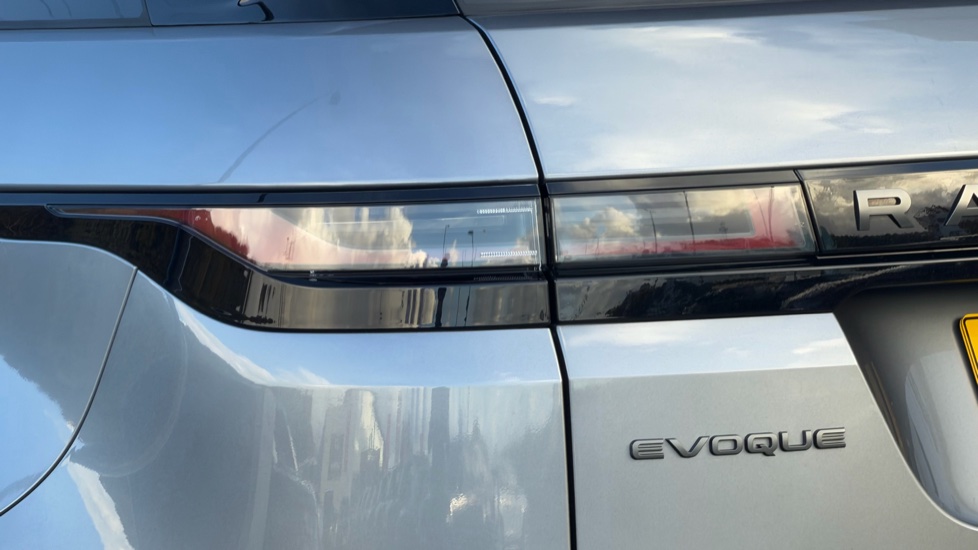 Land Rover Range Rover Evoque 2.0 D200 Dynamic HSE 5dr Auto Diesel Hatchback - Image 19