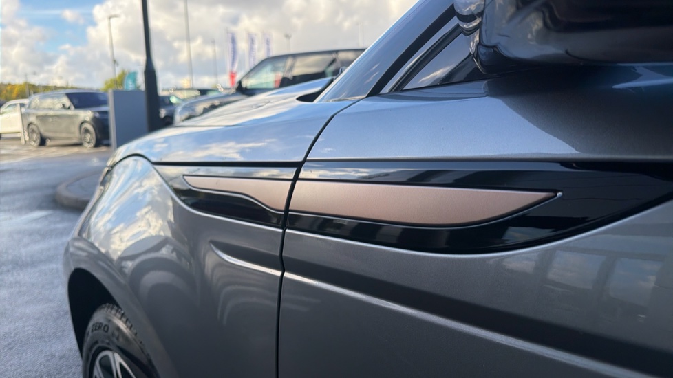 Land Rover Range Rover Evoque 2.0 D200 Dynamic HSE 5dr Auto Diesel Hatchback - Image 22