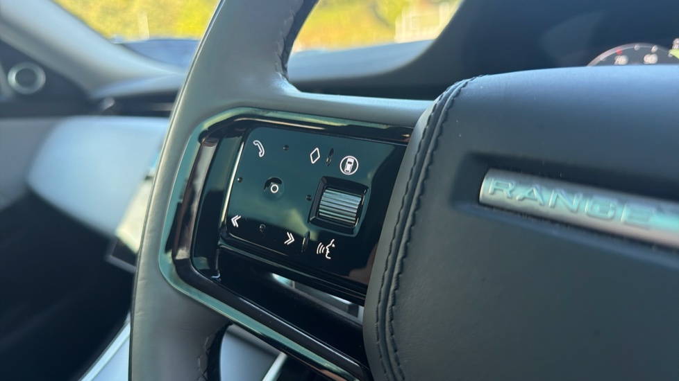 Land Rover Range Rover Evoque 2.0 D200 Dynamic HSE 5dr Auto Diesel Hatchback - Image 35