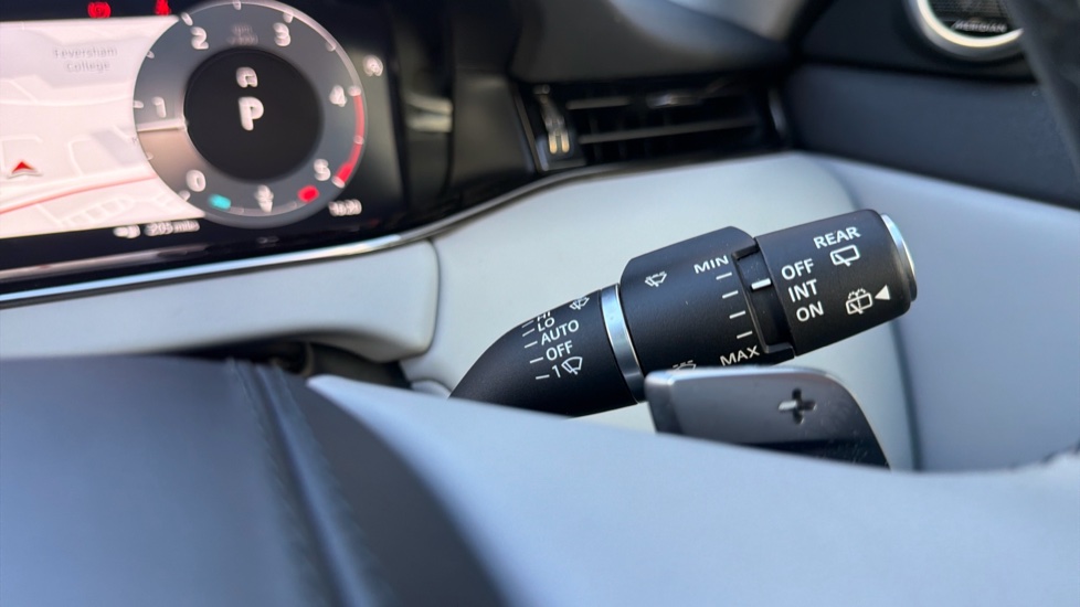 Land Rover Range Rover Evoque 2.0 D200 Dynamic HSE 5dr Auto Diesel Hatchback - Image 37
