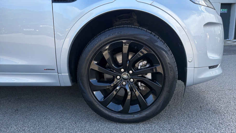 Land Rover Discovery Sport 1.5 P300e R-Dynamic HSE 5dr Auto [5 Seat] Station Wagon - Image 8