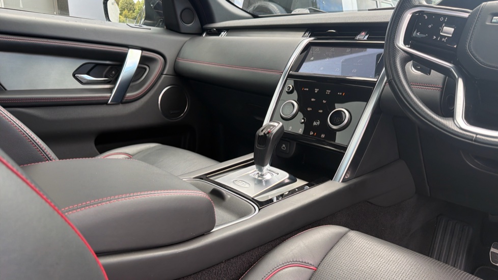 Land Rover Discovery Sport 1.5 P300e R-Dynamic HSE 5dr Auto [5 Seat] Station Wagon - Image 32