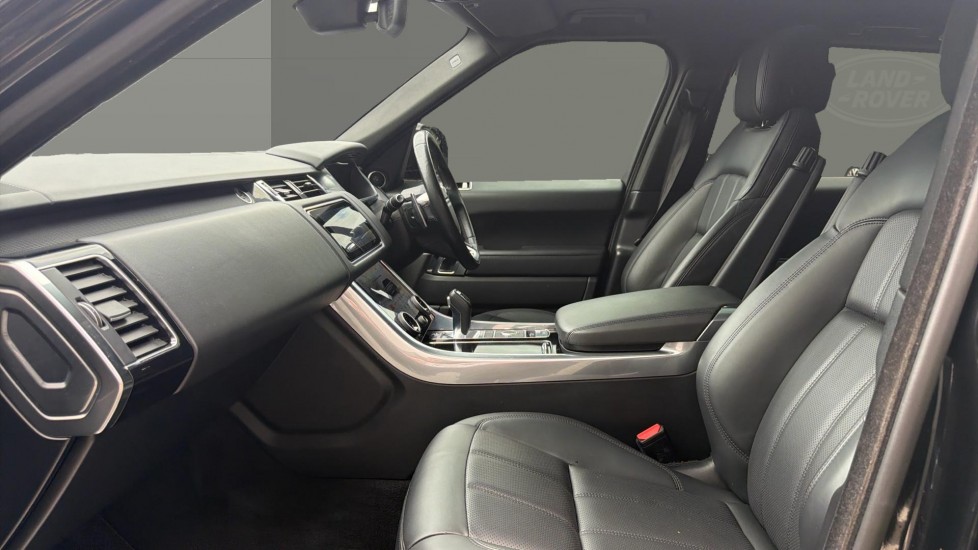 Land Rover Range Rover Sport 2.0 P400e HSE Dynamic Black 5dr Auto Estate - Image 3