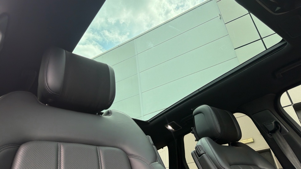 Land Rover Range Rover Sport 2.0 P400e HSE Dynamic Black 5dr Auto Estate - Image 37