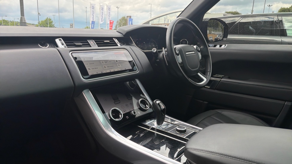 Land Rover Range Rover Sport 2.0 P400e HSE Dynamic Black 5dr Auto Estate - Image 41