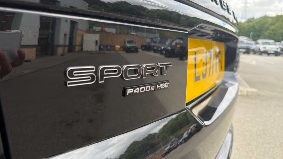 Land Rover Range Rover Sport 2.0 P400e HSE Dynamic Black 5dr Auto Estate - Image 43