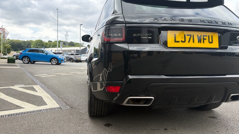 Land Rover Range Rover Sport 2.0 P400e HSE Dynamic Black 5dr Auto Estate - Image 45