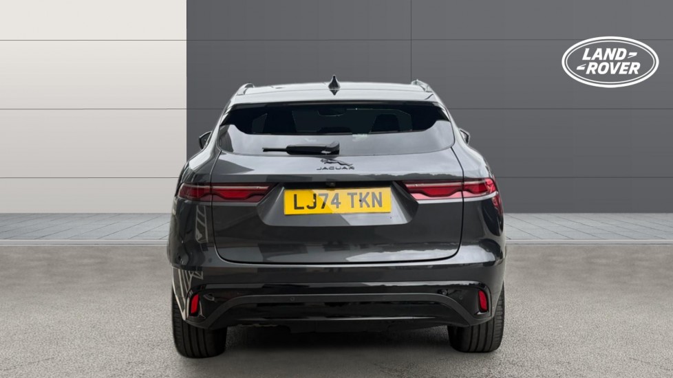 Jaguar F-Pace 2.0 D200 R-Dynamic HSE Black 5dr Auto AWD Diesel Estate - Image 6