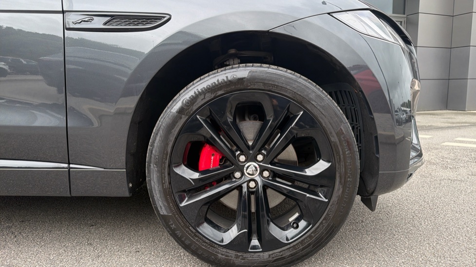 Jaguar F-Pace 2.0 D200 R-Dynamic HSE Black 5dr Auto AWD Diesel Estate - Image 8