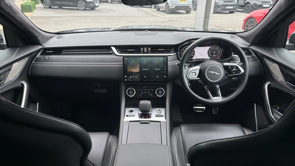 Jaguar F-Pace 2.0 D200 R-Dynamic HSE Black 5dr Auto AWD Diesel Estate - Image 9