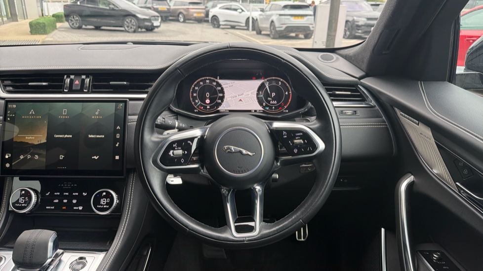 Jaguar F-Pace 2.0 D200 R-Dynamic HSE Black 5dr Auto AWD Diesel Estate - Image 15