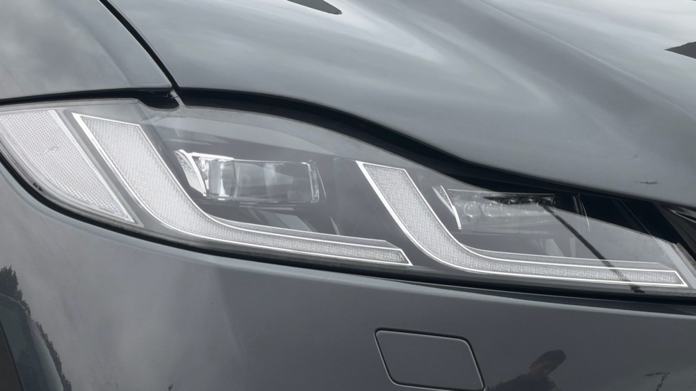 Jaguar F-Pace 2.0 D200 R-Dynamic HSE Black 5dr Auto AWD Diesel Estate - Image 17