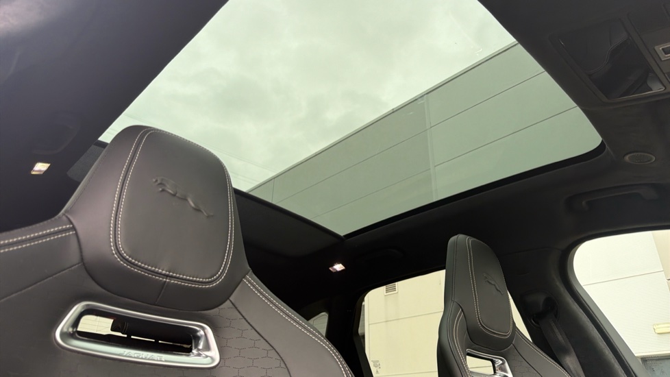 Jaguar F-Pace 2.0 D200 R-Dynamic HSE Black 5dr Auto AWD Diesel Estate - Image 35