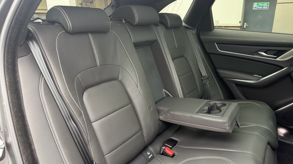 Jaguar F-Pace 2.0 D200 R-Dynamic HSE Black 5dr Auto AWD Diesel Estate - Image 36