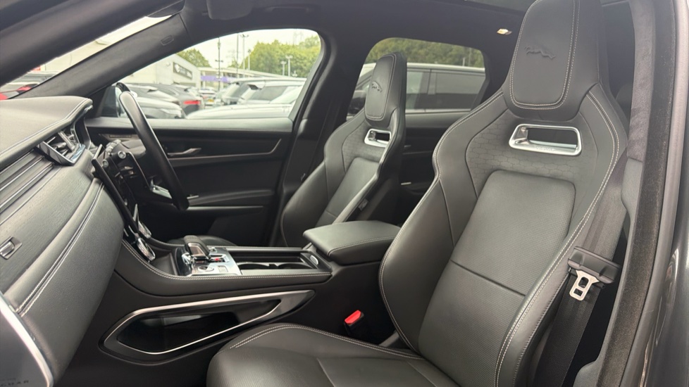 Jaguar F-Pace 2.0 D200 R-Dynamic HSE Black 5dr Auto AWD Diesel Estate - Image 38