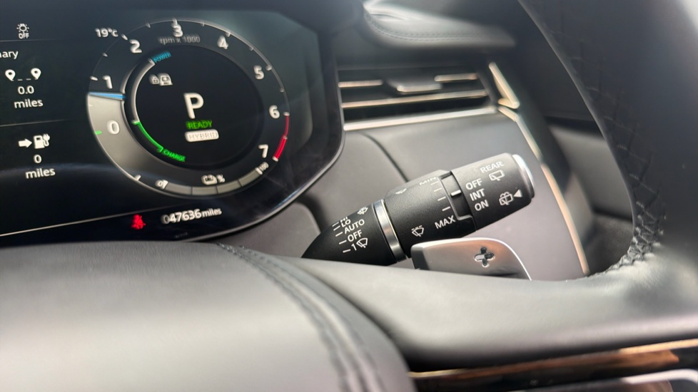Land Rover Range Rover Sport 3.0 P440e Dynamic SE 5dr Auto Estate - Image 23