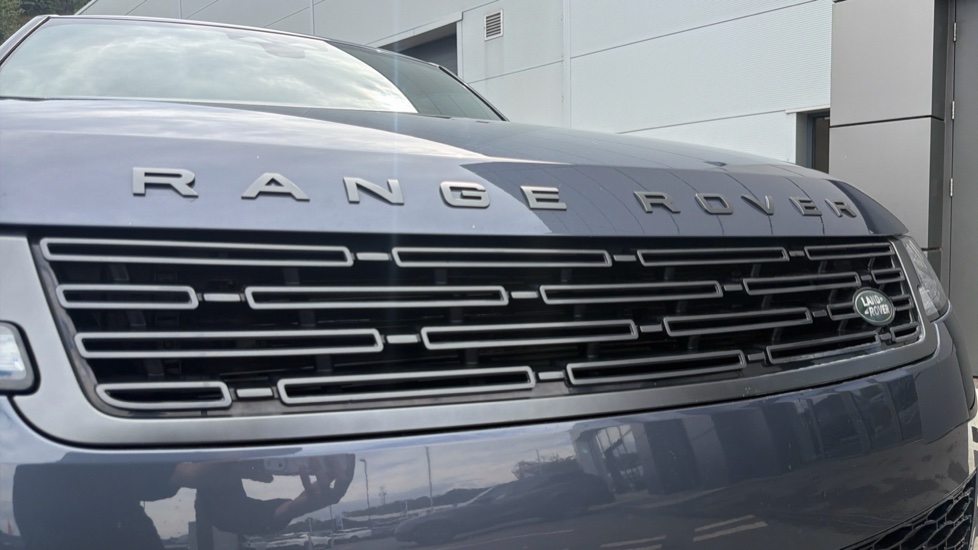 Land Rover Range Rover Sport 3.0 P440e Dynamic SE 5dr Auto Estate - Image 35