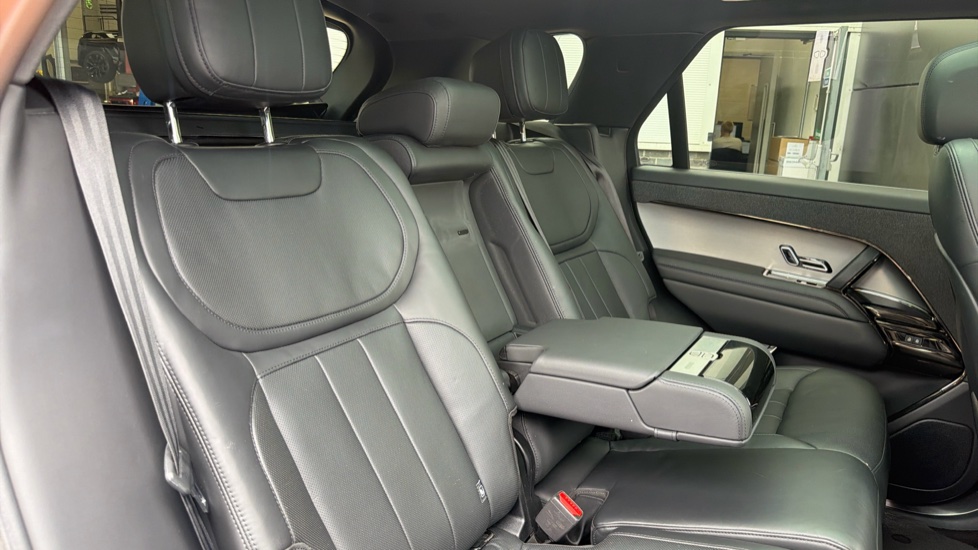 Land Rover Range Rover Sport 3.0 P440e Dynamic SE 5dr Auto Estate - Image 41