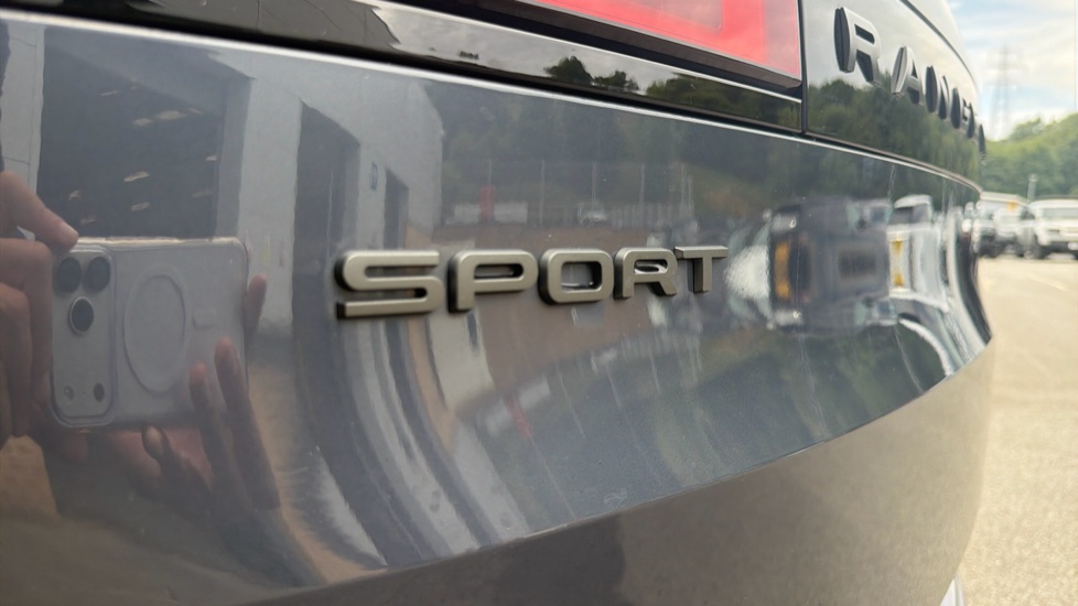 Land Rover Range Rover Sport 3.0 P440e Dynamic SE 5dr Auto Estate - Image 43
