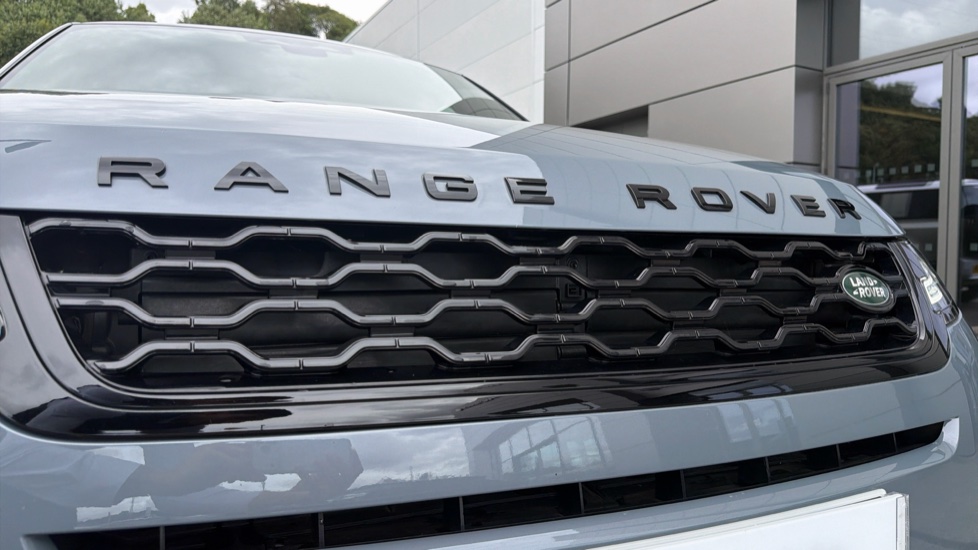 Land Rover Range Rover Evoque 2.0 D200 R-Dynamic HSE 5dr Auto Diesel Hatchback - Image 22