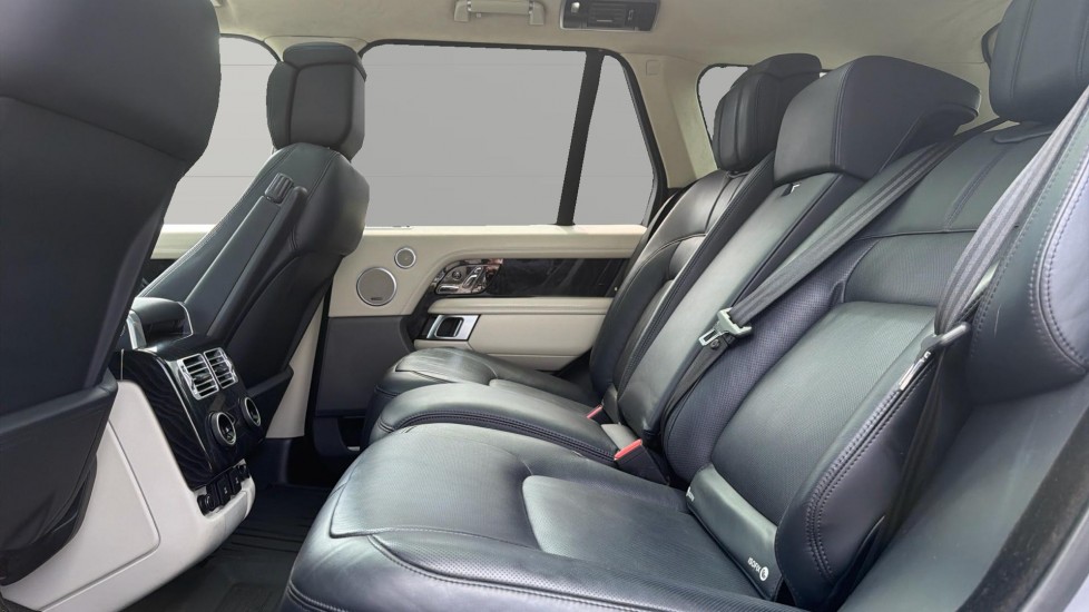 Land Rover Range Rover 2.0 P400e Autobiography 4dr Auto Estate - Image 4