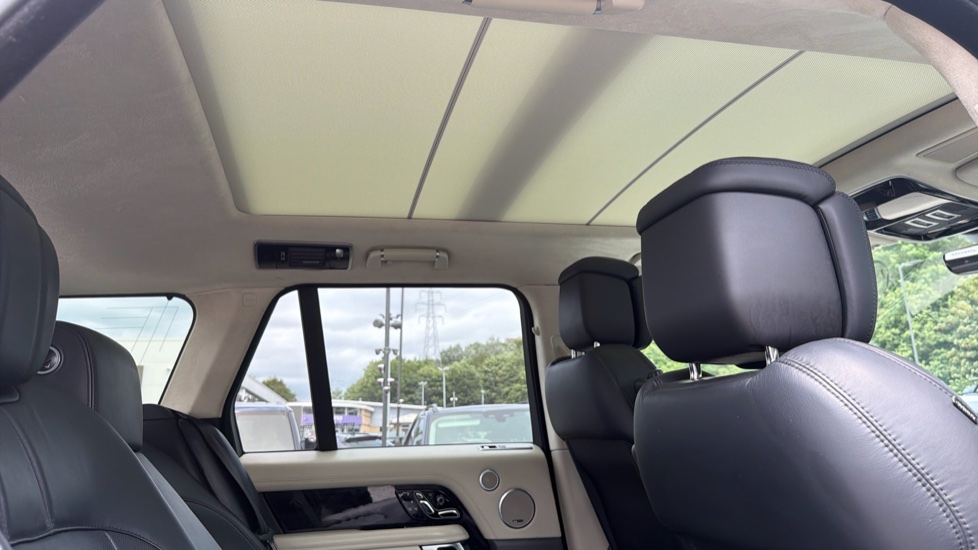 Land Rover Range Rover 2.0 P400e Autobiography 4dr Auto Estate - Image 26