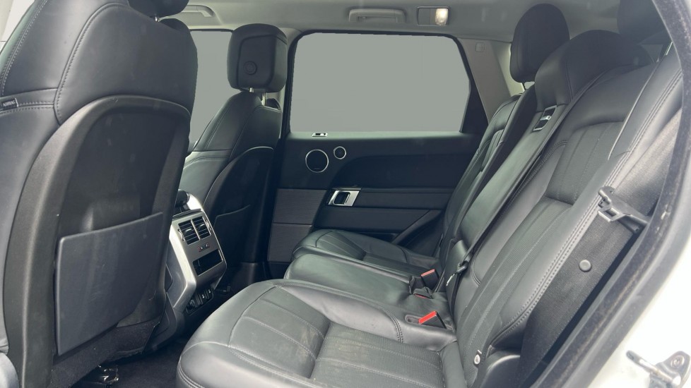 Land Rover Range Rover Sport 3.0 SDV6 HSE 5dr Auto [7 Seat] Diesel Estate - Image 4