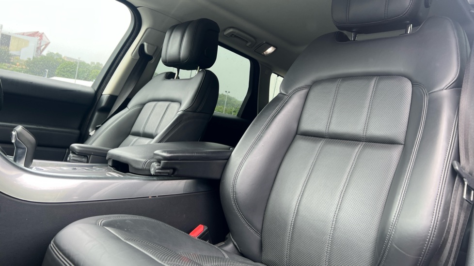 Land Rover Range Rover Sport 3.0 SDV6 HSE 5dr Auto [7 Seat] Diesel Estate - Image 40