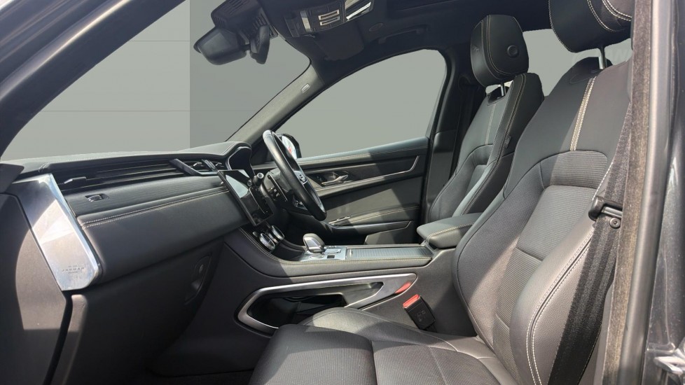 Jaguar F-Pace 2.0 D200 R-Dynamic Black 5dr Auto AWD Diesel Estate - Image 3