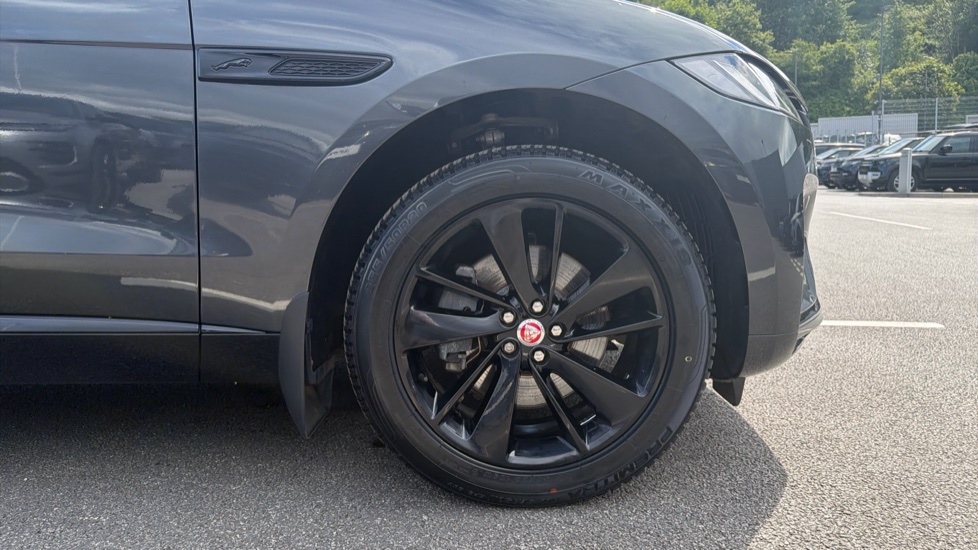 Jaguar F-Pace 2.0 D200 R-Dynamic Black 5dr Auto AWD Diesel Estate - Image 8