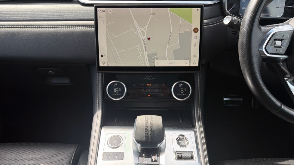 Jaguar F-Pace 2.0 D200 R-Dynamic Black 5dr Auto AWD Diesel Estate - Image 14